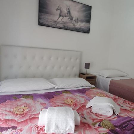 Alloggio Turistico Di Fuoco C Roma Dış mekan fotoğraf